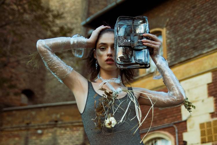 Plastic Series von Kira Loba