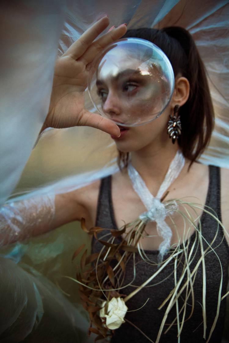 Plastic Series von Kira Loba