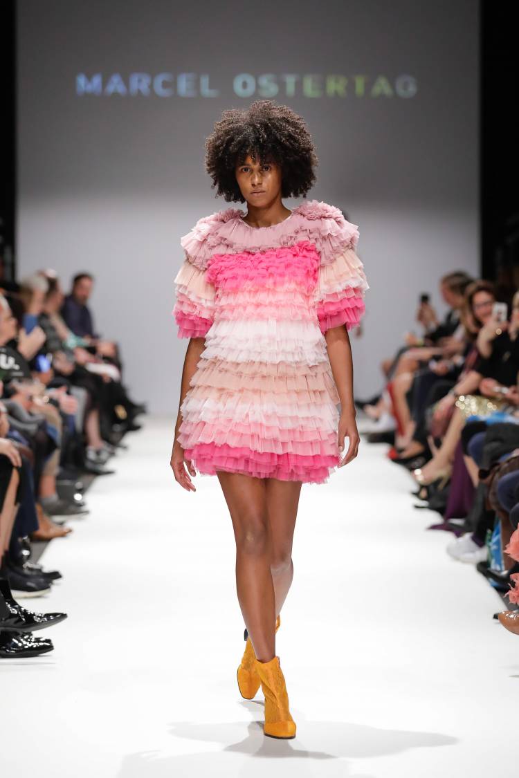 Die Eröffnungsshow von Marcel Ostertag an der MQ Vienna Fashion Week 19