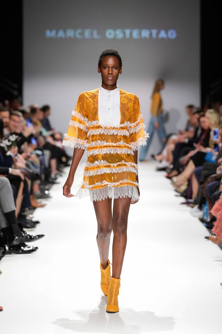 Die Eröffnungsshow von Marcel Ostertag an der MQ Vienna Fashion Week 19